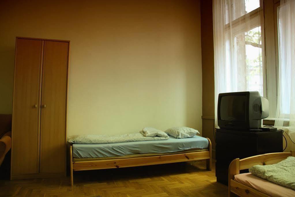 Hostel Krakowskie Klimaty Cracóvia Exterior foto